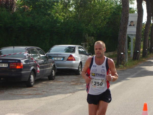 15° km. mezza maratona Pisa 17.05.09 015.jpg