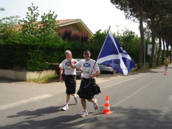 15° km. mezza maratona Pisa 17.05.09 089.jpg