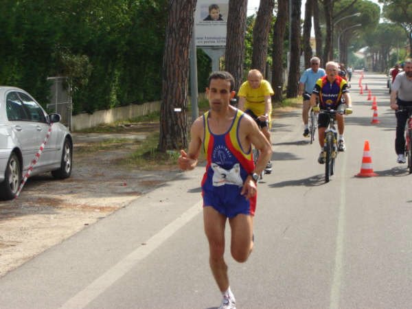 36° km.  Maratona di Pisa 17.05.09 0023.jpg