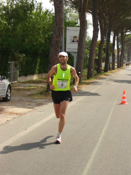 36° km.  Maratona di Pisa 17.05.09 0043.jpg