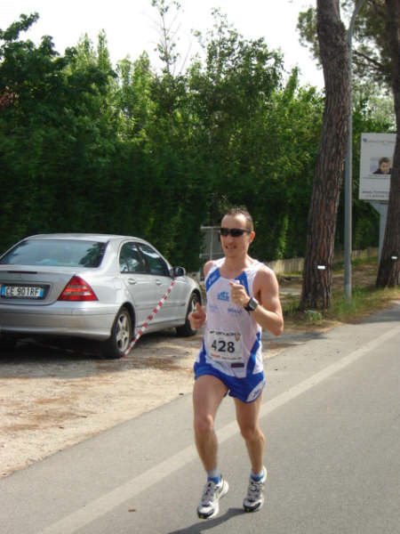 36° km.  Maratona di Pisa 17.05.09 0073.jpg