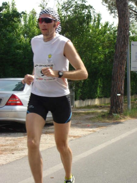 36° km.  Maratona di Pisa 17.05.09 011.jpg