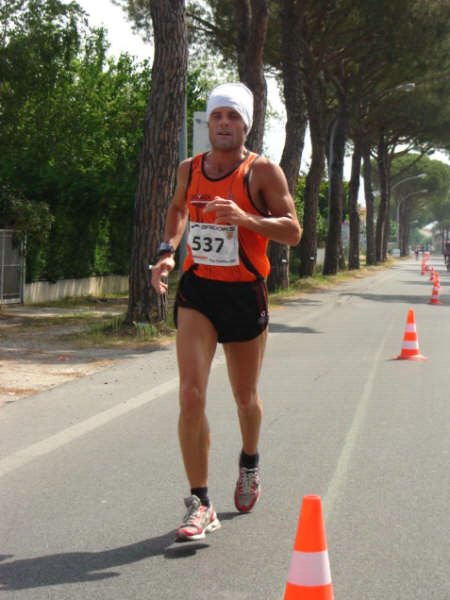 36° km.  Maratona di Pisa 17.05.09 015.jpg