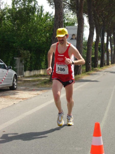 36° km.  Maratona di Pisa 17.05.09 0203.jpg