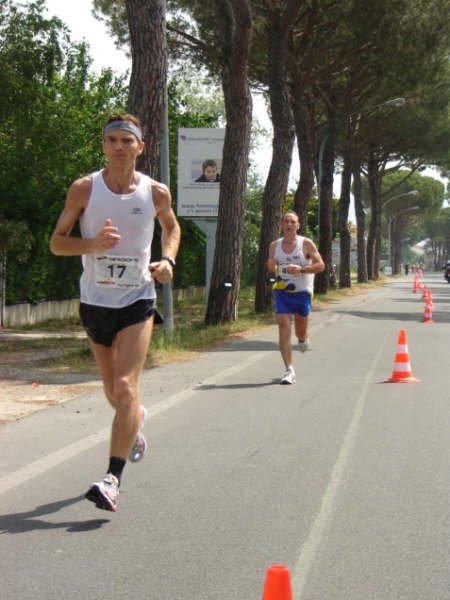 36° km.  Maratona di Pisa 17.05.09 0452.jpg