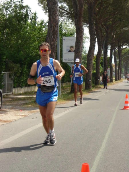 36° km.  Maratona di Pisa 17.05.09 052.jpg