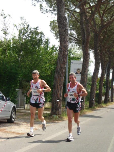 36° km.  Maratona di Pisa 17.05.09 062.jpg