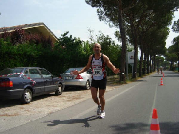 36° km.  Maratona di Pisa 17.05.09 064.jpg