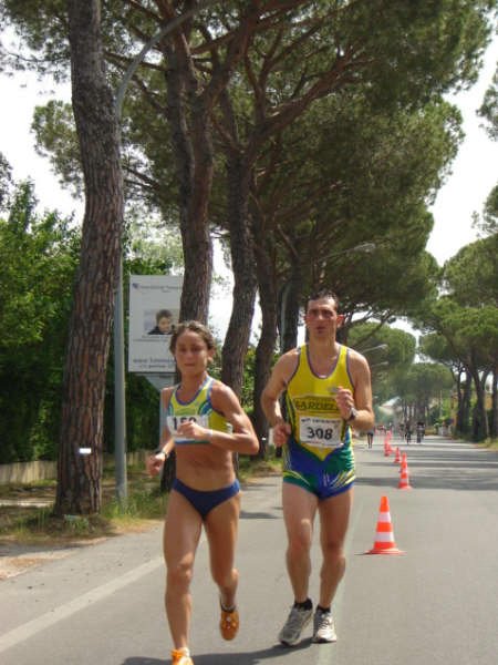 36° km.  Maratona di Pisa 17.05.09 0652.jpg