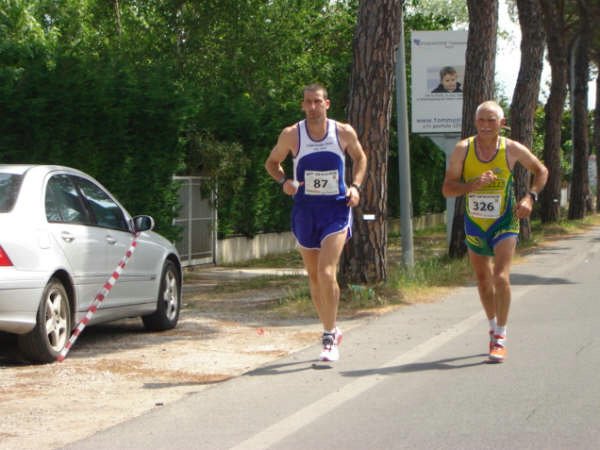 36° km.  Maratona di Pisa 17.05.09 071.jpg