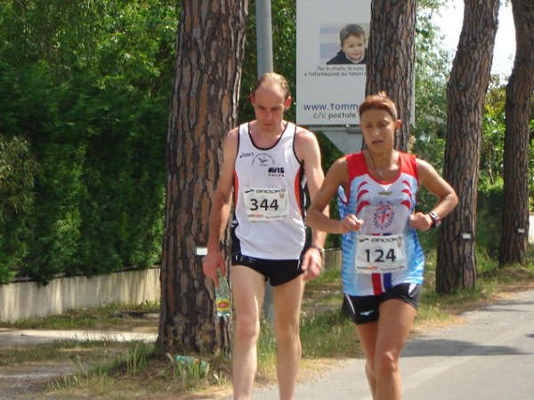 36° km.  Maratona di Pisa 17.05.09 085.jpg