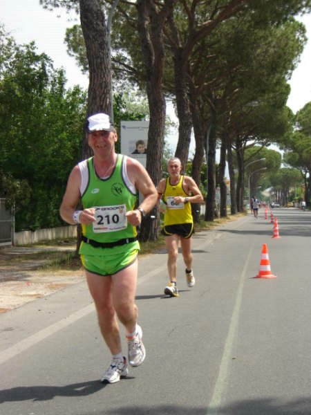 36° km.  Maratona di Pisa 17.05.09 111.jpg